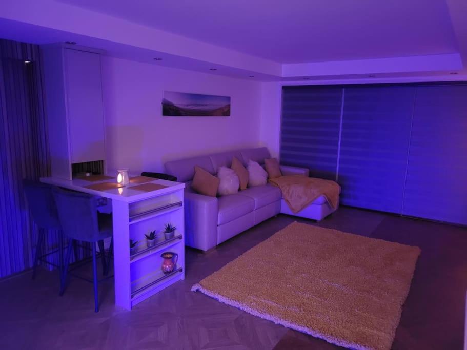 Sister'S Studio Llanelli Luaran gambar