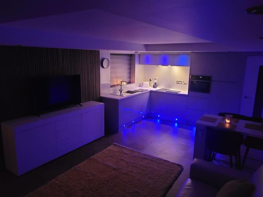 Sister'S Studio Llanelli Luaran gambar